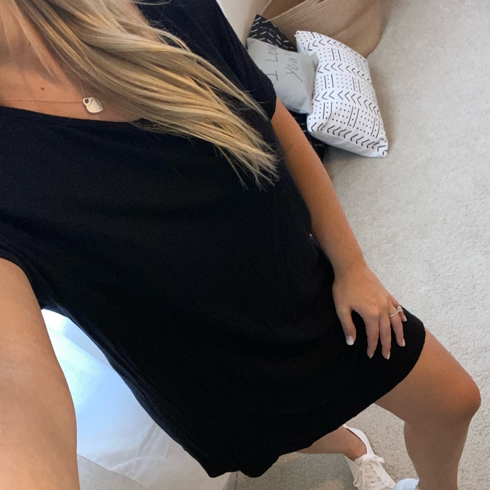 Black short sleeve t shirt dress